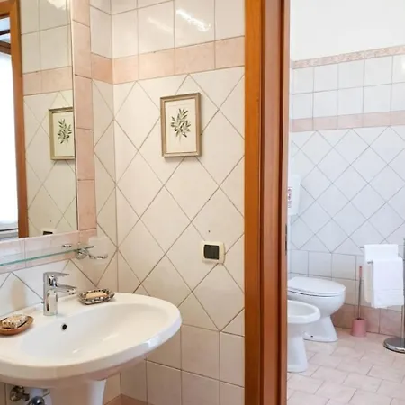 Lupiae Centro מלון דירות 3*